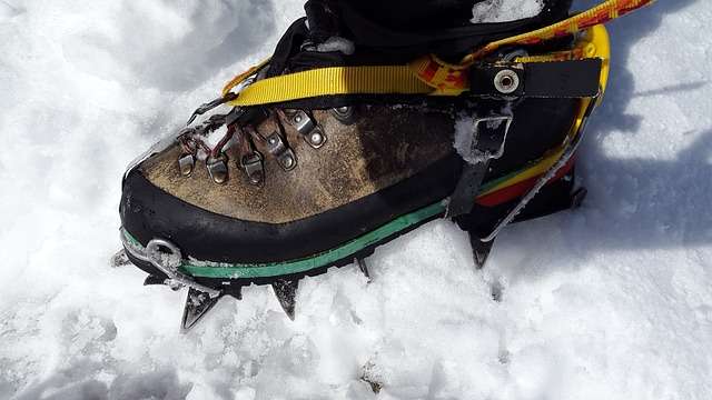 10 Best Winter Hiking Boots [2021 Updated]: TOP Warm Snow Boots